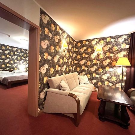 Hotel Klodzko Bagian luar foto