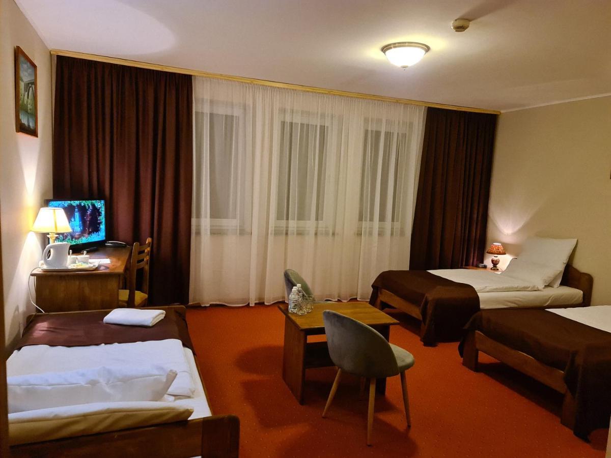 Hotel Klodzko Bagian luar foto