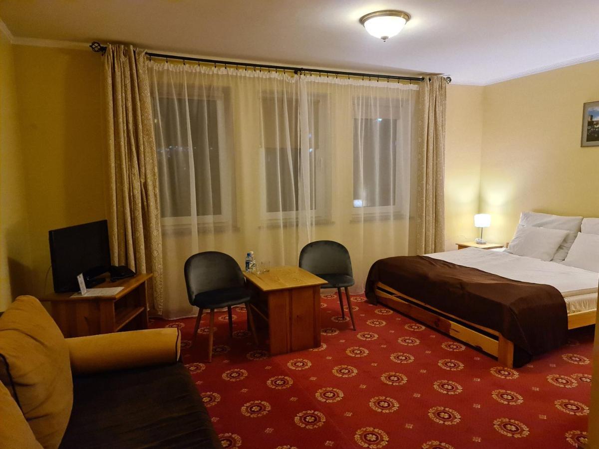 Hotel Klodzko Bagian luar foto