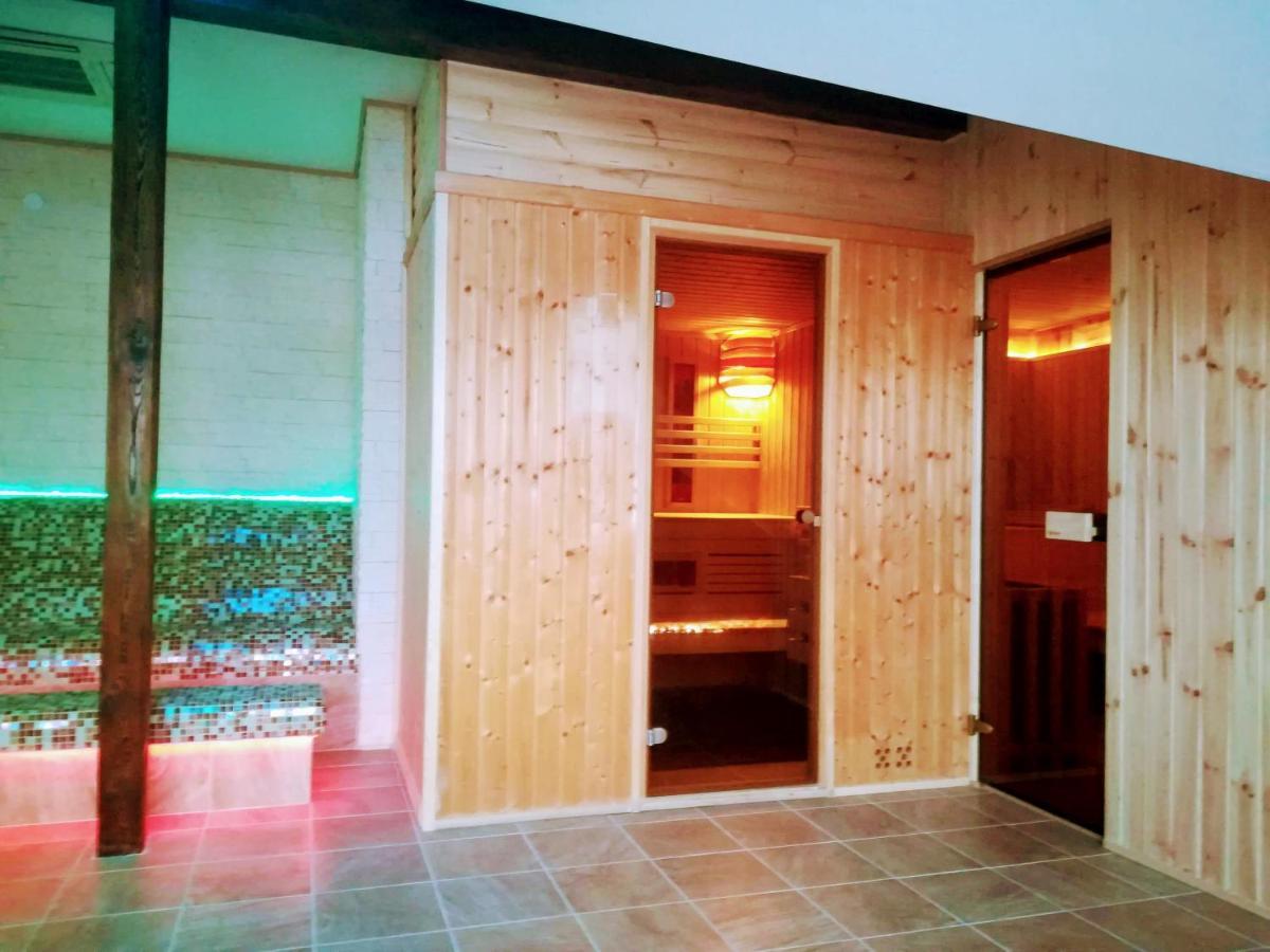 Hotel Klodzko Bagian luar foto