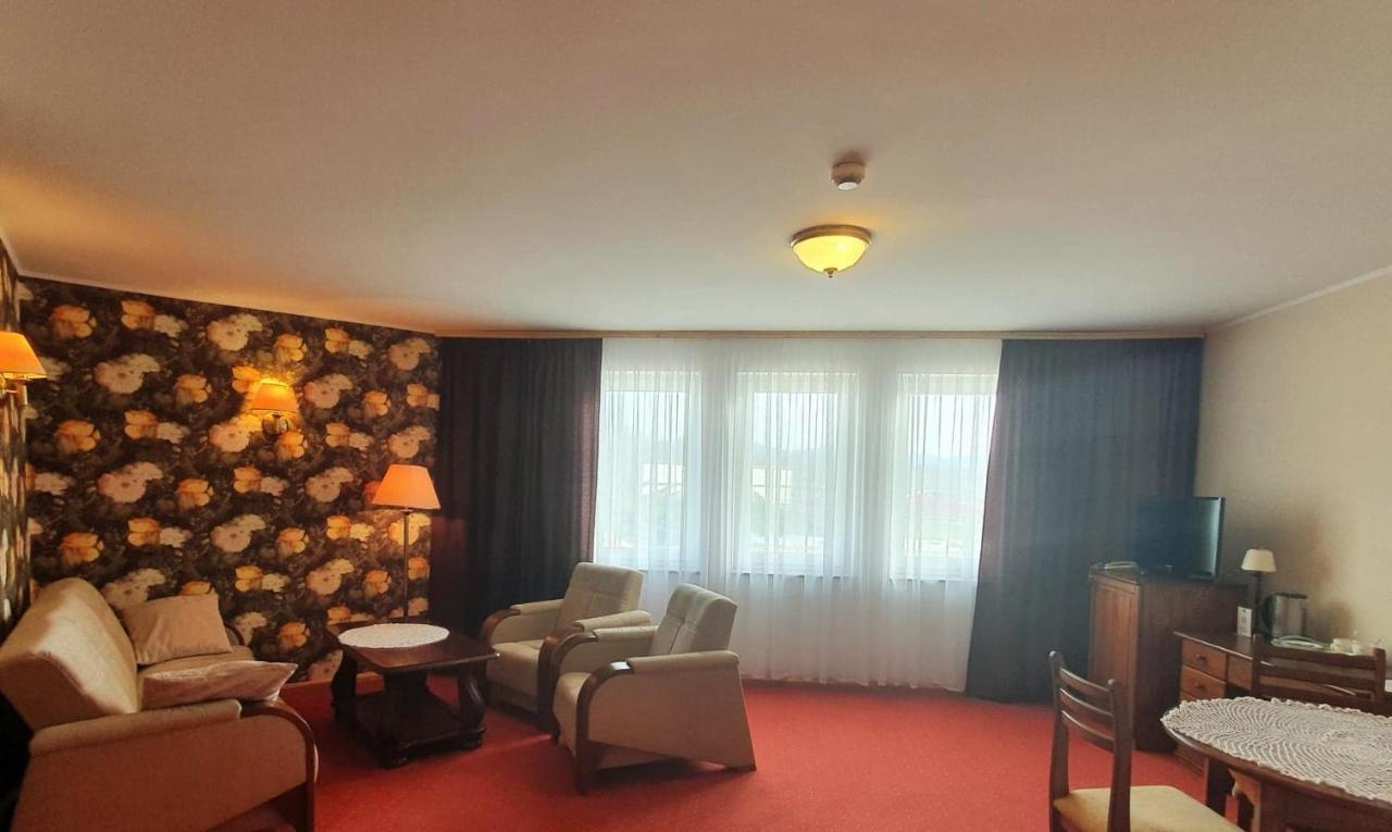 Hotel Klodzko Bagian luar foto
