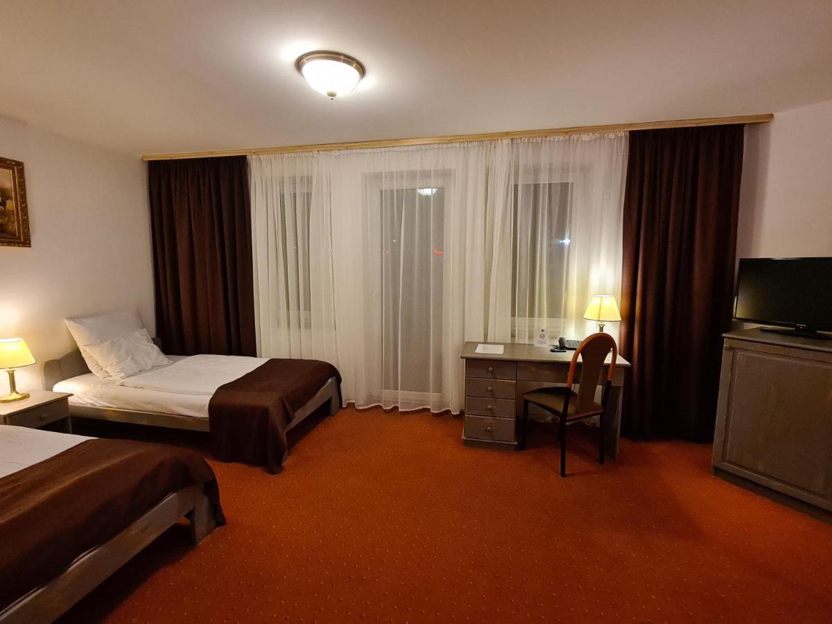 Hotel Klodzko Bagian luar foto